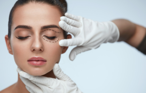 How to perform eyelid treatments and massages?